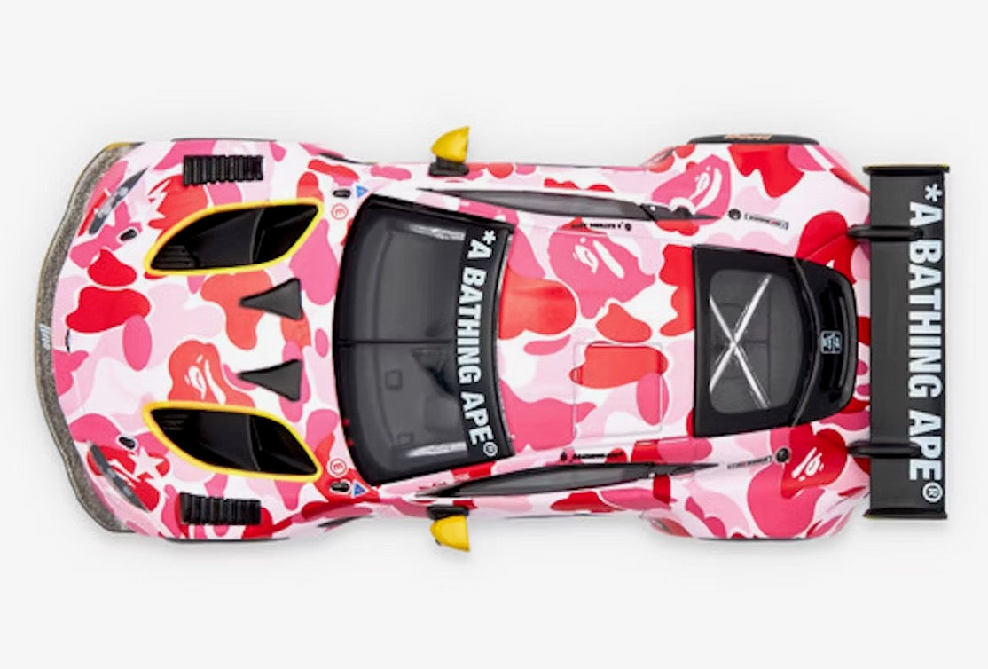 BAPE X Poprace Aston Martin GT3