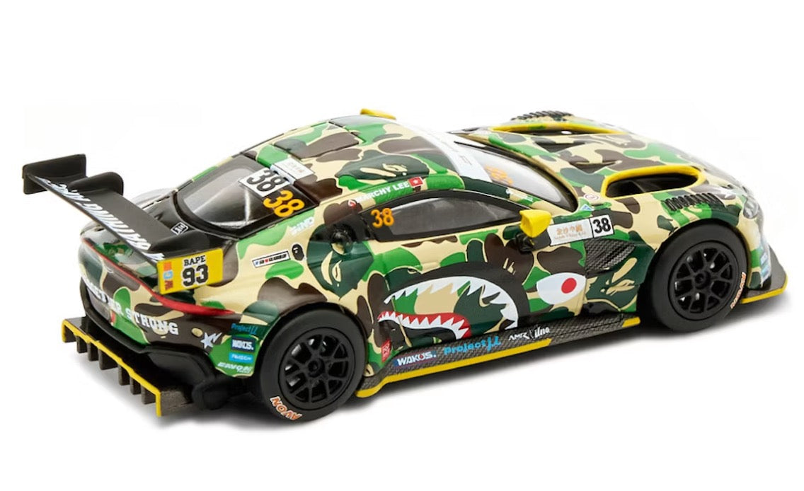 BAPE X Poprace Aston Martin GT3