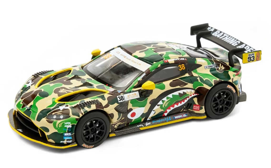 BAPE X Poprace Aston Martin GT3